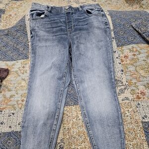 Maurices jeans size large